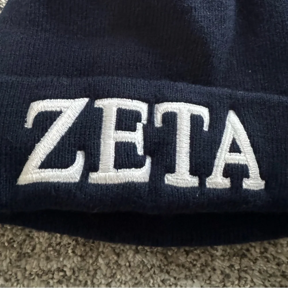 Zeta Tau Alpha ZTA new navy college Sorority winter knit embroidered hat - Picture 2 of 2